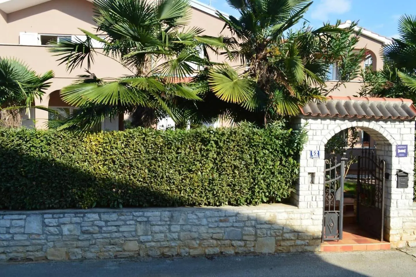 Apartments Leonard Porec